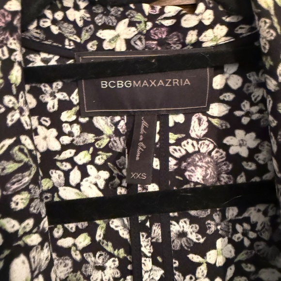 BCBG lightweight floral coat - Picture 5 of 8